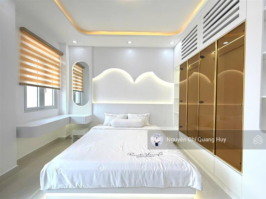 Nhà phố hiện đại đường rộng 8m 1979 huỳnh tấn phát  khu dân cư dân trí cao  4m x 19m giá 8,2 tỷ