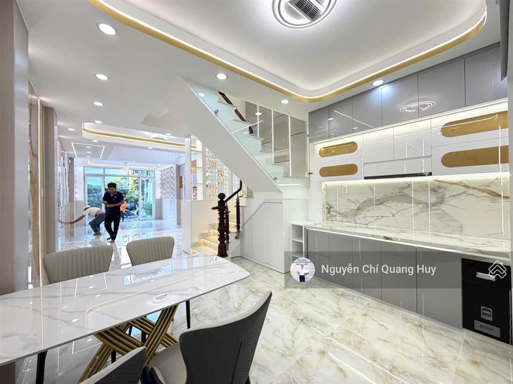 Nhà phố hiện đại đường rộng 8m 1979 huỳnh tấn phát  khu dân cư dân trí cao  4m x 19m giá 8,2 tỷ