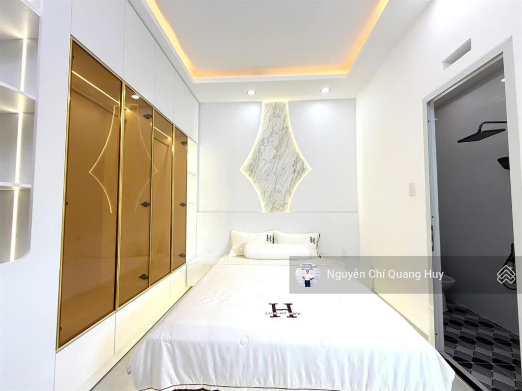 Nhà phố hiện đại đường rộng 8m 1979 huỳnh tấn phát  khu dân cư dân trí cao  4m x 19m giá 8,2 tỷ