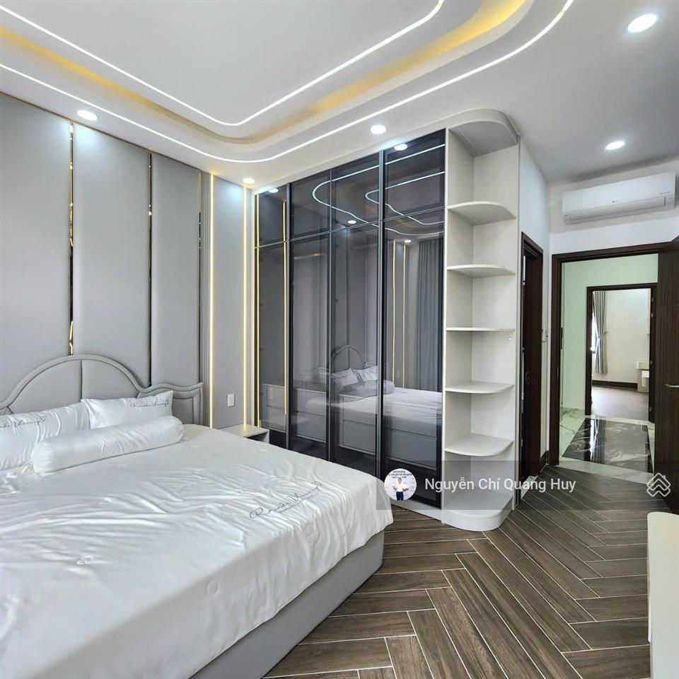 Nhà phố có thang máy đường rộng 8m 1942 huỳnh tấn phát dân trí cao 4x20m đủ nội thất giá 11,9 tỷ