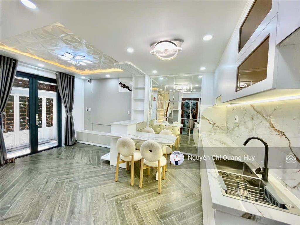 Nhà phố hiện đại, đủ nội thất  hẻm 3m lưu trọng lư  sổ hồng riêng, không quy hoạch  giá 3,99 tỷ