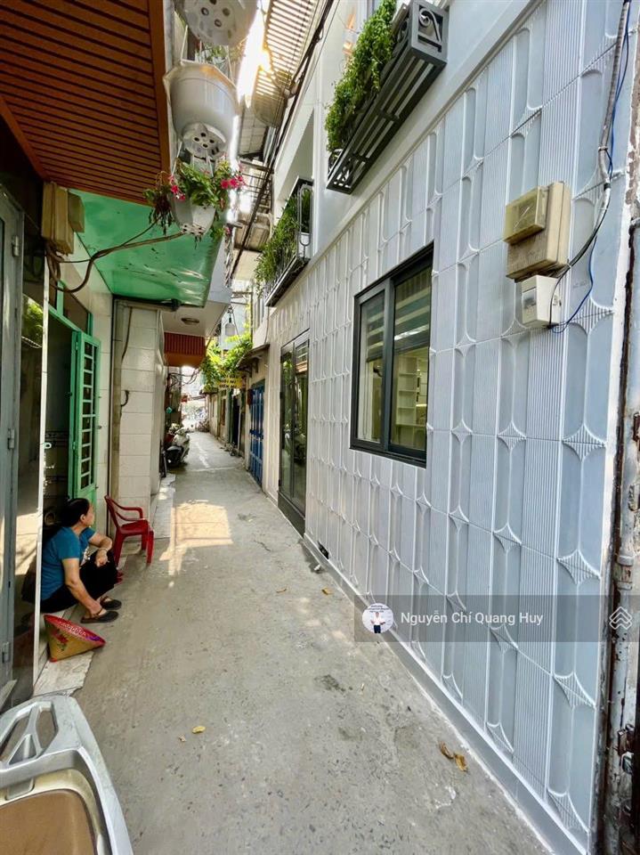 Nhà phố hiện đại, đủ nội thất  hẻm 3m lưu trọng lư  sổ hồng riêng, không quy hoạch  giá 3,99 tỷ