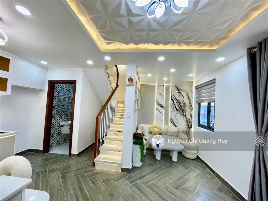 Nhà phố hiện đại, đủ nội thất  hẻm 3m lưu trọng lư  sổ hồng riêng, không quy hoạch  giá 3,99 tỷ