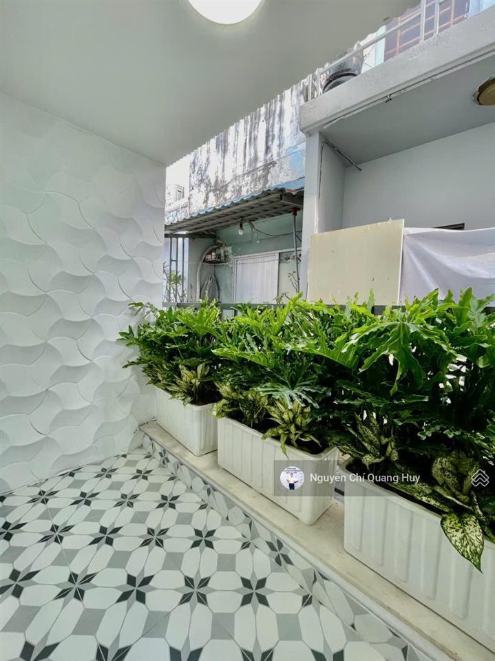 Nhà phố hiện đại, đủ nội thất  hẻm 3m lưu trọng lư  sổ hồng riêng, không quy hoạch  giá 3,99 tỷ