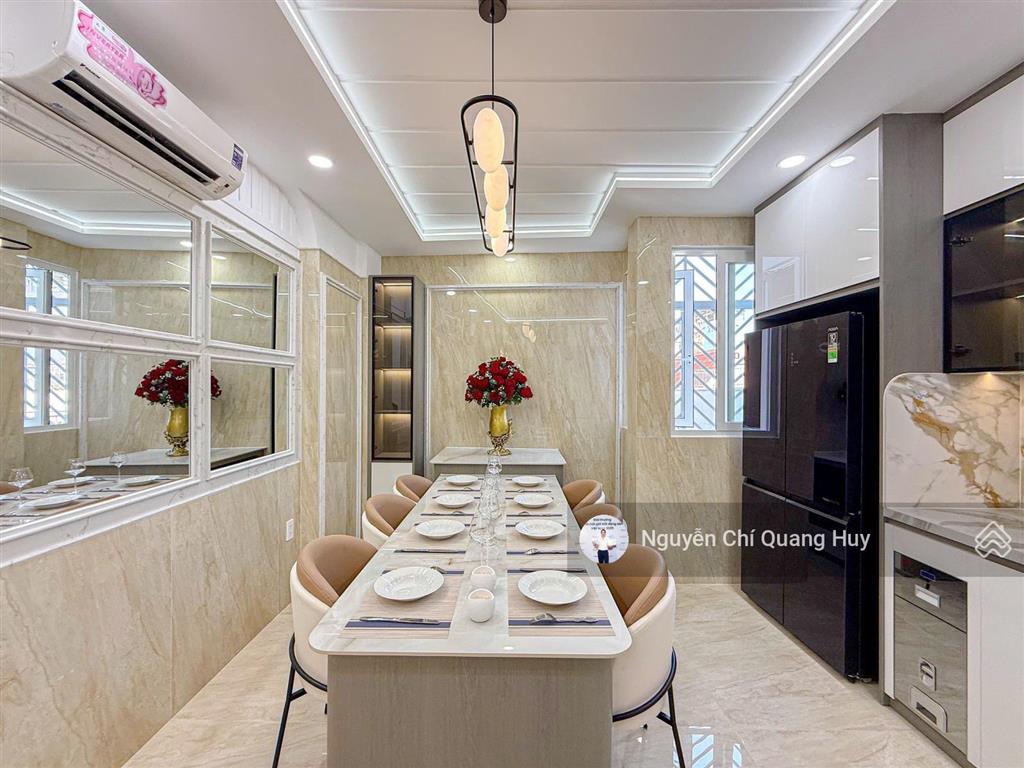 Nhà phố hiện đại  dân trí cao, an ninh  có thang máy hẻm rộng lâm văn bền gần lotte mart quận 07