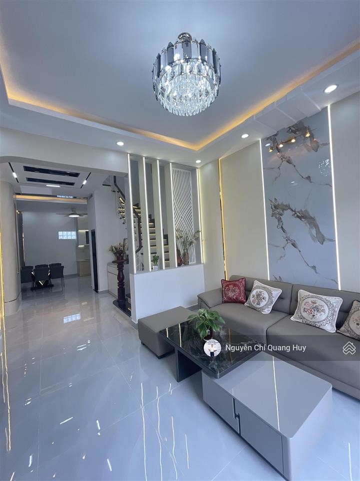 Nhà phố hiện đại  vị trí đẹp, ngay sát đường chính dương cát lợi  4,2m x 12m sổ hồng giá 6,79 tỷ