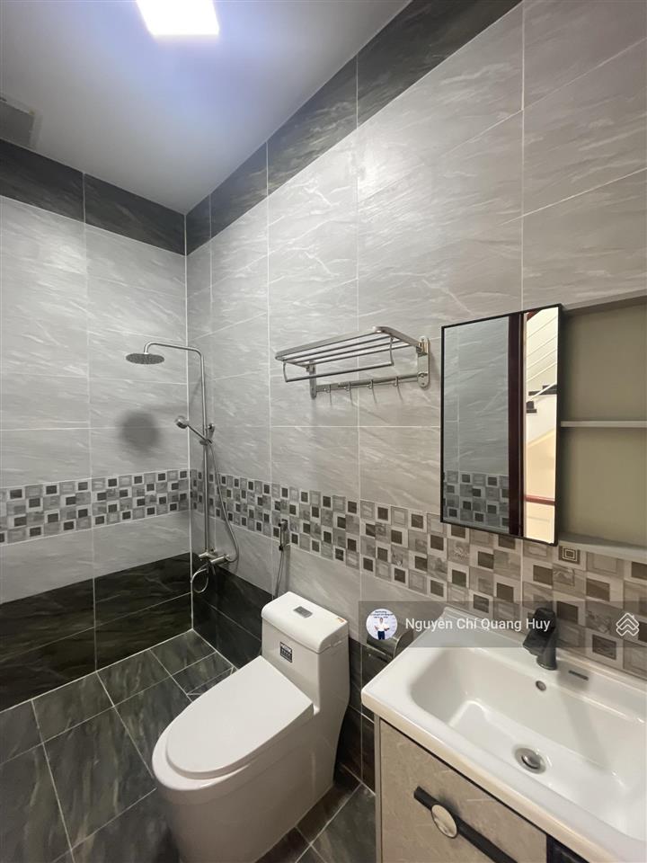 Nhà phố hiện đại  vị trí đẹp, ngay sát đường chính dương cát lợi  4,2m x 12m sổ hồng giá 6,79 tỷ