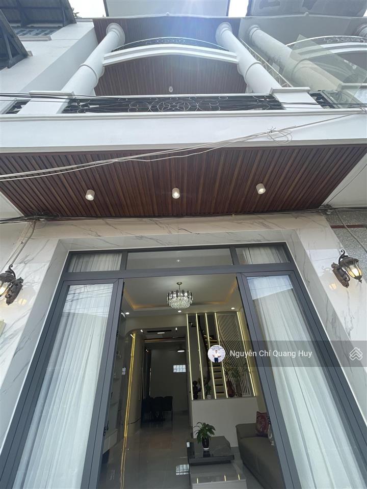 Nhà phố hiện đại  vị trí đẹp, ngay sát đường chính dương cát lợi  4,2m x 12m sổ hồng giá 6,79 tỷ