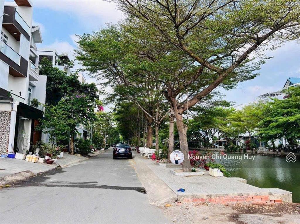 Nhà phố sang trọng đẳng cấp phong cách châu âu, có vỉa hè khu dân trí cao an ninh ngay phú mỹ hưng