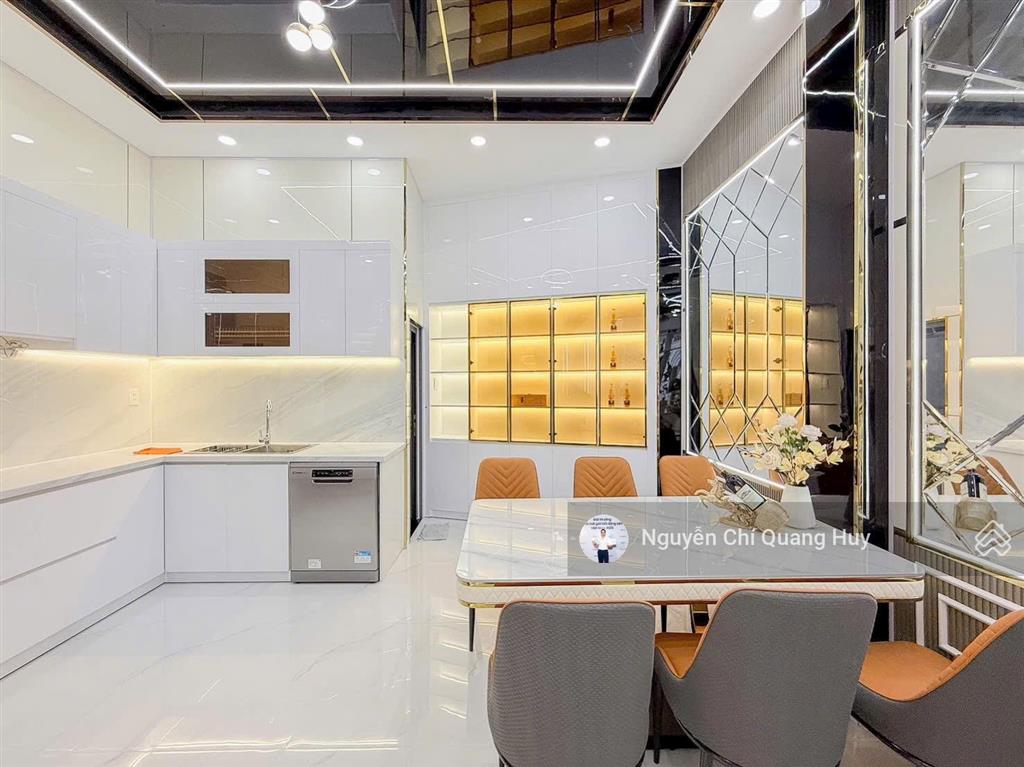 Nhà phố xây dựng mới, mặt tiền đường rộng 8m nguyễn thị hương  4,7m x 12m sổ hồng giá 7,5 tỷ