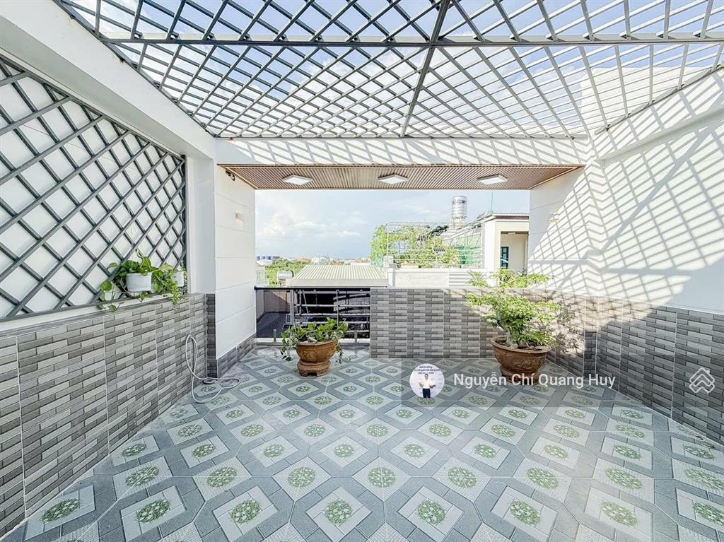 Nhà phố xây dựng mới, mặt tiền đường rộng 8m nguyễn thị hương  4,7m x 12m sổ hồng giá 7,5 tỷ