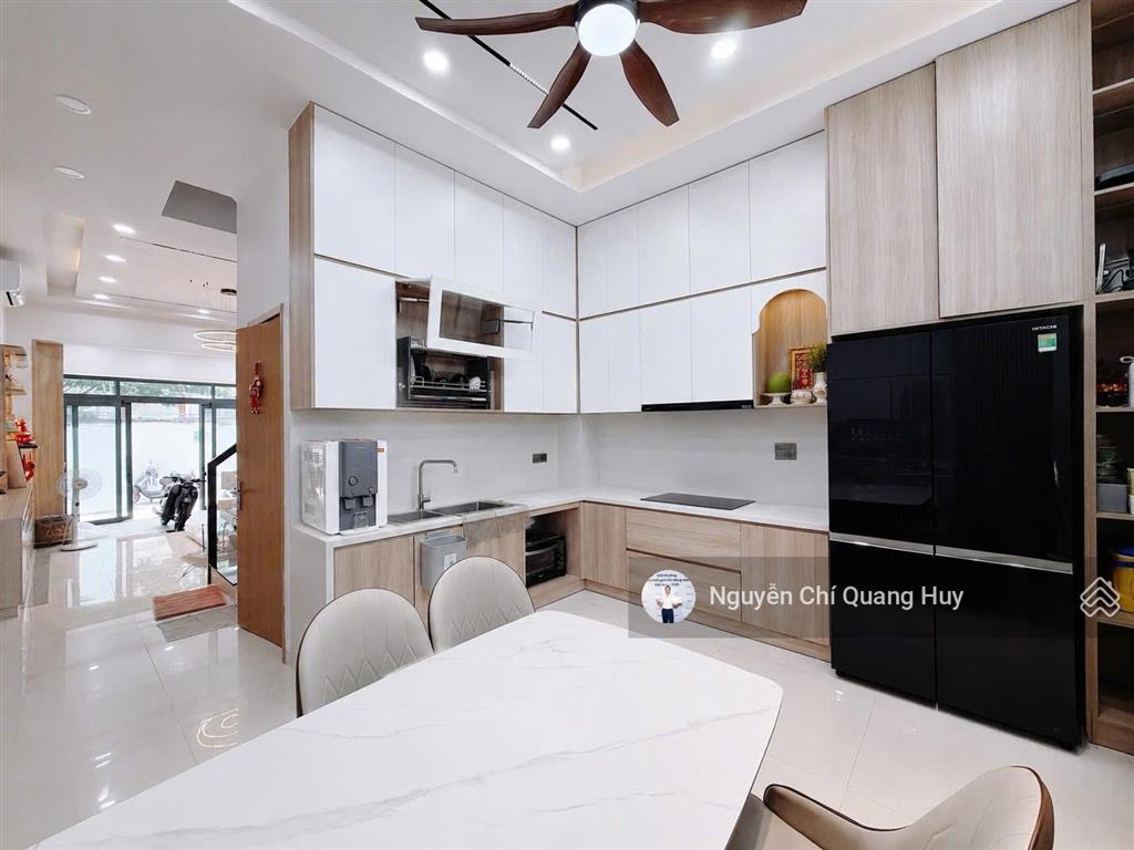 Nhà phố hiện đại  kết nối phú mỹ hưng 300m  hẻm rộng 8m huỳnh tấn phát  4,2m x 15m giá 11,99 tỷ