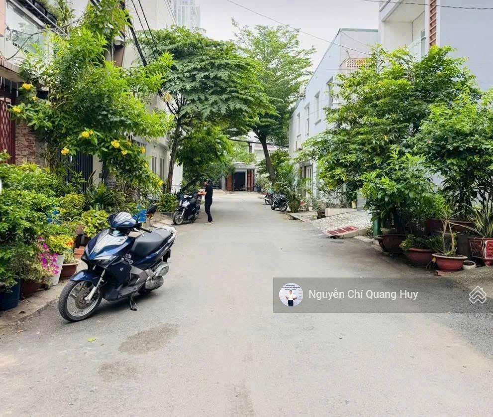 Lô đất vị trí cực đẹp đường rộng 10m khu dân cư hoàng quốc việt  5m x 16m gpxd 5 tầng giá 7,99 tỷ