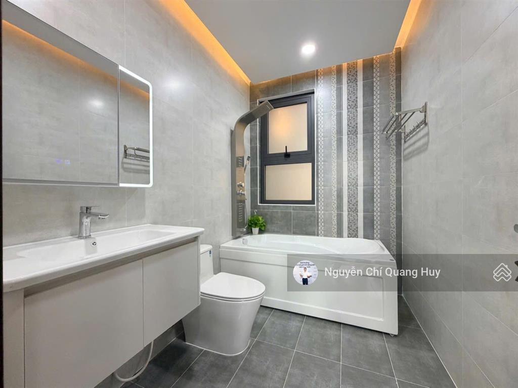 Nhà phố xây dựng mới  kdc huỳnh tấn phát  có bảo vệ, công viên  5m x 17m thang máy giá 10,6 tỷ