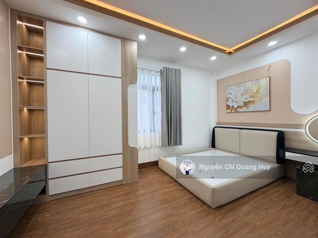 Nhà phố xây dựng mới  kdc huỳnh tấn phát  có bảo vệ, công viên  5m x 17m thang máy giá 10,6 tỷ