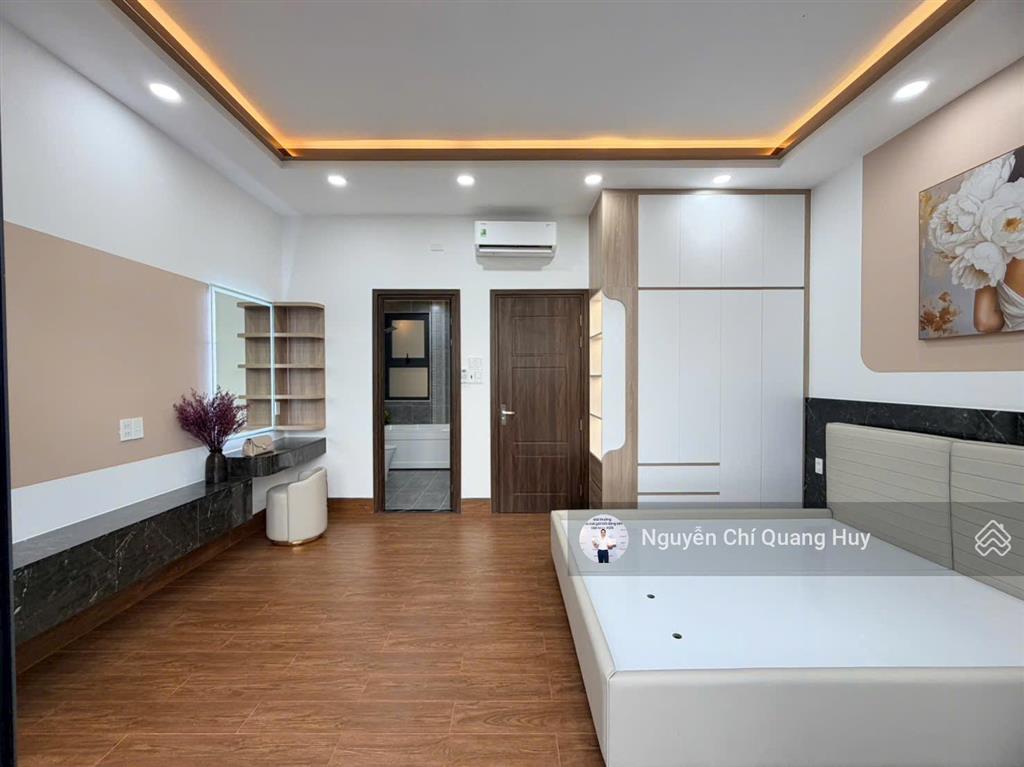 Nhà phố xây dựng mới  kdc huỳnh tấn phát  có bảo vệ, công viên  5m x 17m thang máy giá 10,6 tỷ