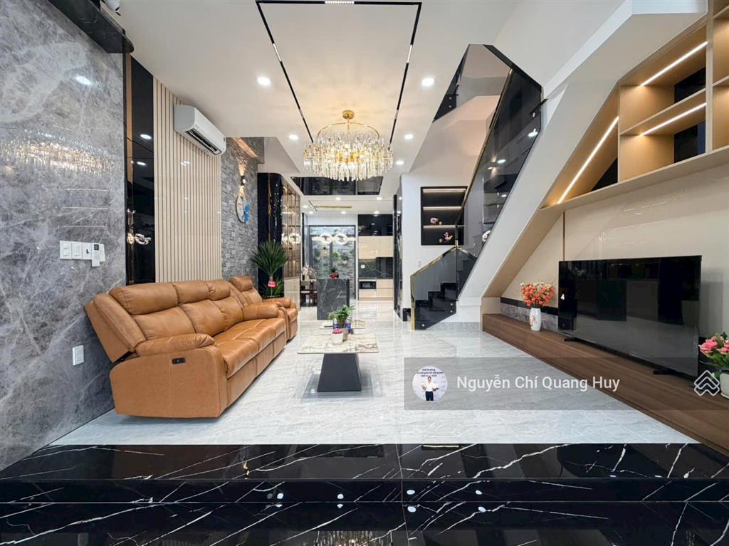 Nhà phố xây dựng mới  kdc huỳnh tấn phát  có bảo vệ, công viên  5m x 17m thang máy giá 10,6 tỷ