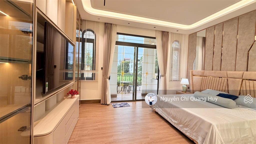 Nhà phố xây dựng mới  khu dân cư văn minh cao cấp  đường rộng 16m có vỉa hè 5m x 18m giá 18,6 tỷ