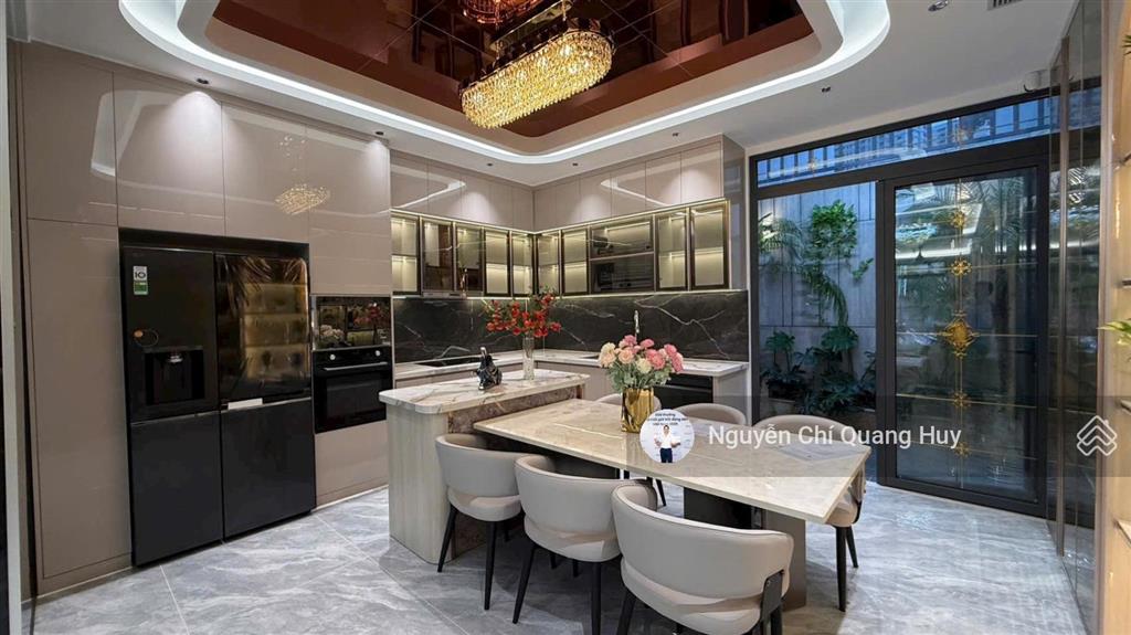 Nhà phố xây dựng mới  khu dân cư văn minh cao cấp  đường rộng 16m có vỉa hè 5m x 18m giá 18,6 tỷ