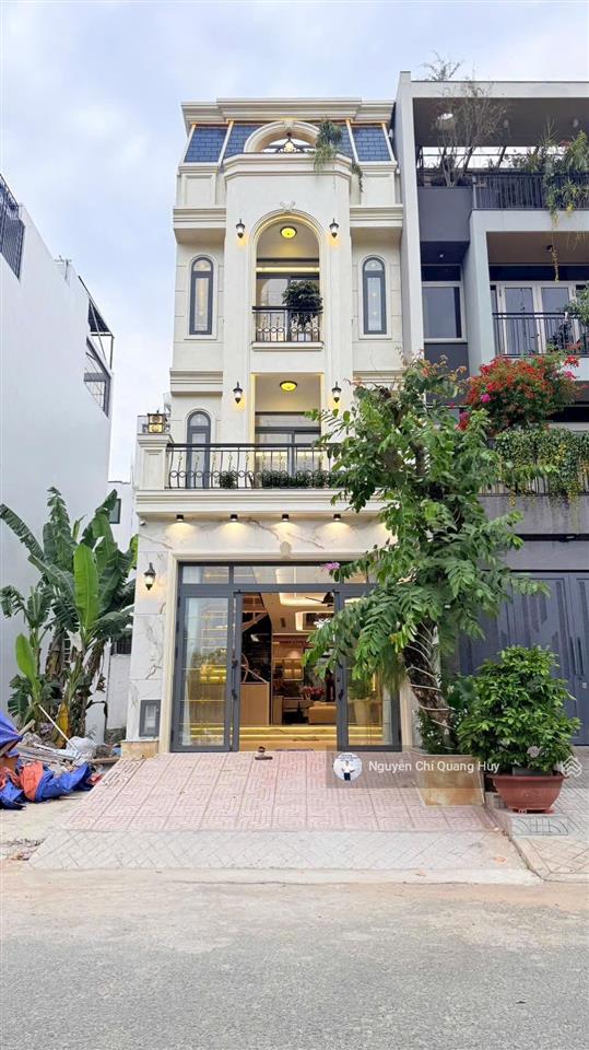 Nhà phố xây dựng mới  khu dân cư văn minh cao cấp  đường rộng 16m có vỉa hè 5m x 18m giá 18,6 tỷ