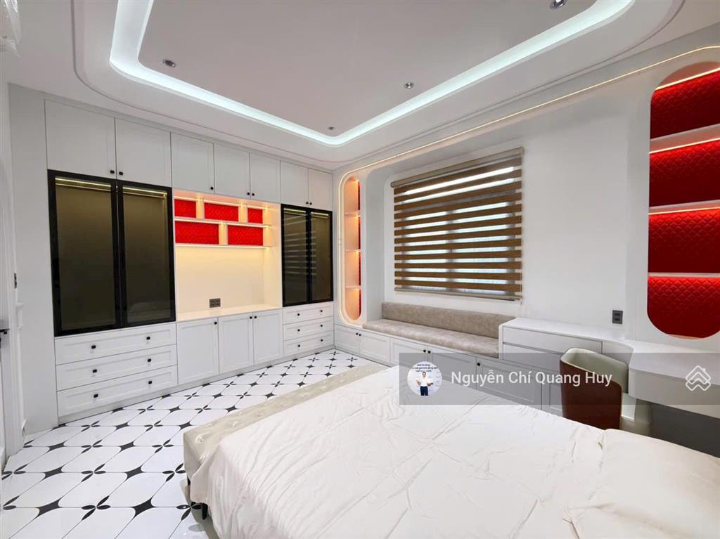 Nhà phố khu dân cư văn minh cao cấp  đường số rộng 20m vỉa hè, có công viên  5m x 18m giá 17,9 tỷ