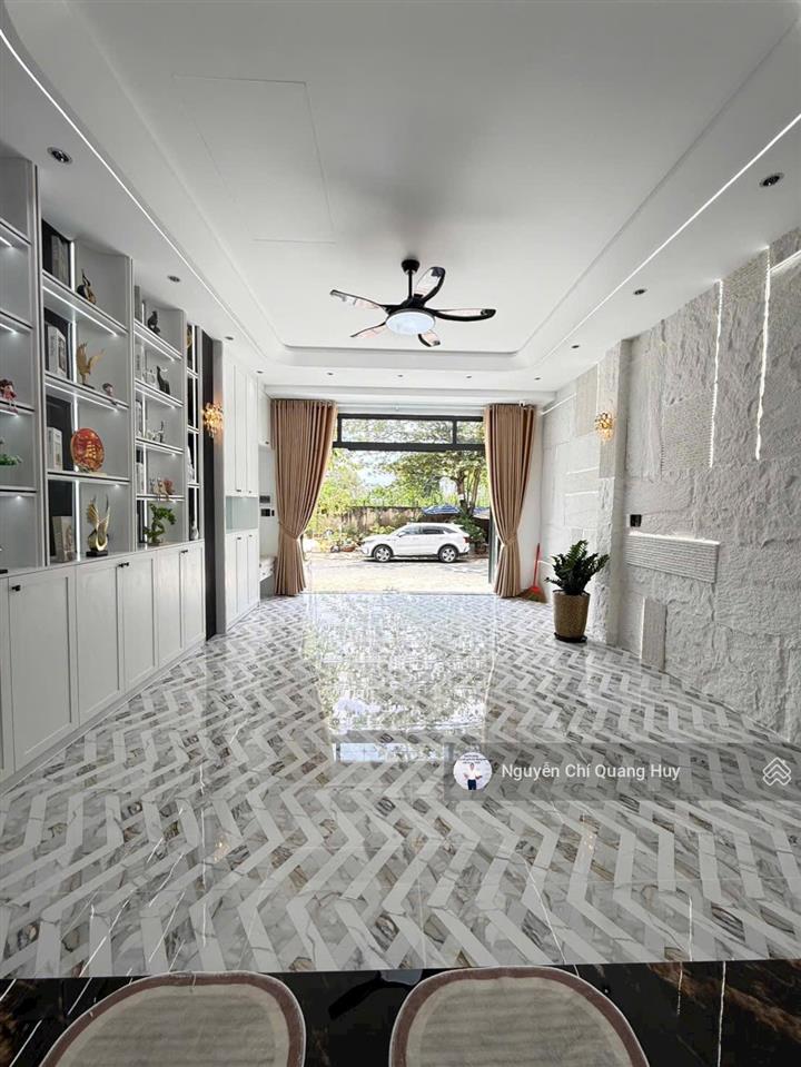 Nhà phố khu dân cư văn minh cao cấp  đường số rộng 20m vỉa hè, có công viên  5m x 18m giá 17,9 tỷ
