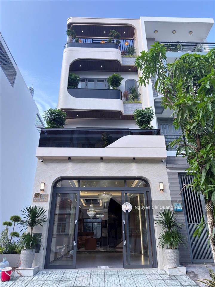 Nhà phố xây dựng mới khu dân cư cao cấp văn minh  đường rộng 14m có thang máy5m x 18m giá 18,9 tỷ