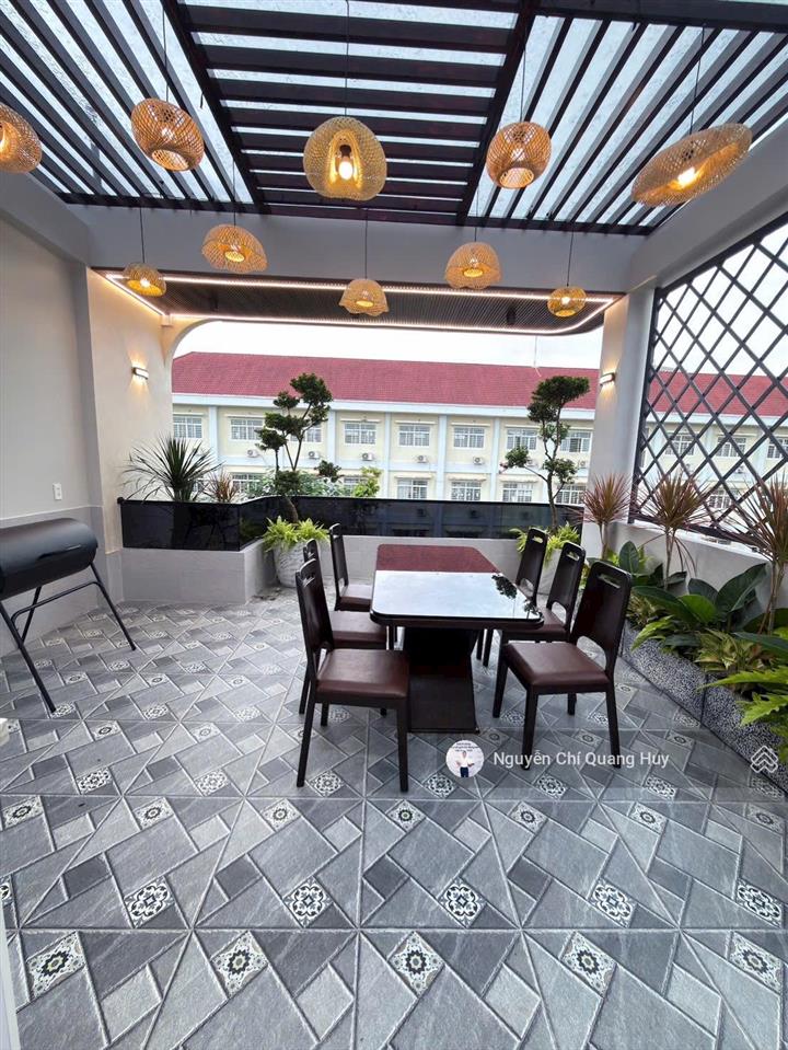 Nhà phố xây dựng mới khu dân cư cao cấp văn minh  đường rộng 14m có thang máy5m x 18m giá 18,9 tỷ