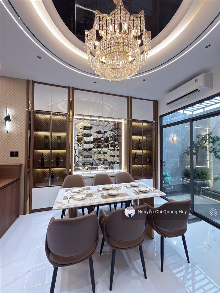Nhà phố xây dựng mới khu dân cư cao cấp văn minh  đường rộng 14m có thang máy5m x 18m giá 18,9 tỷ