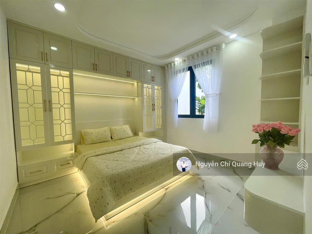 Nhà phố mặt tiền đào tông nguyên  kết nối metro cần giờ  5m x 23m đường rộng 15m giá 10,9 tỷ