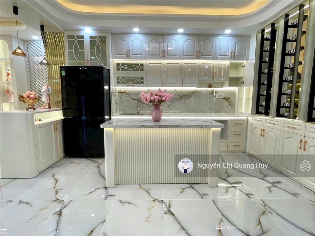 Nhà phố mặt tiền đào tông nguyên  kết nối metro cần giờ  5m x 23m đường rộng 15m giá 10,9 tỷ
