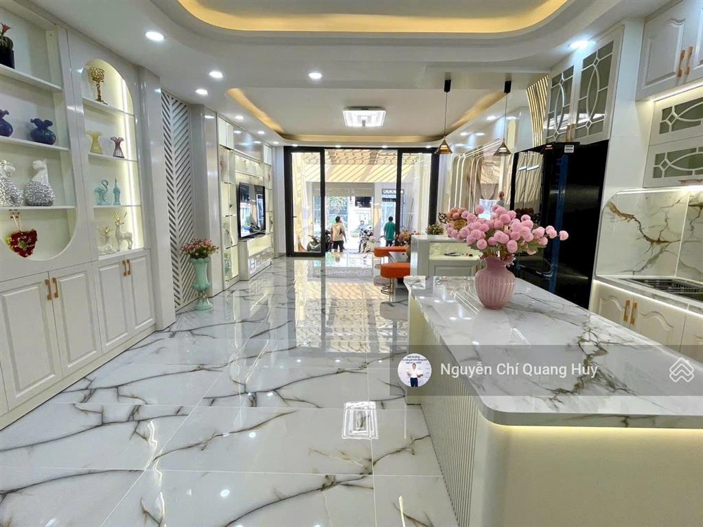 Nhà phố mặt tiền đào tông nguyên  kết nối metro cần giờ  5m x 23m đường rộng 15m giá 10,9 tỷ