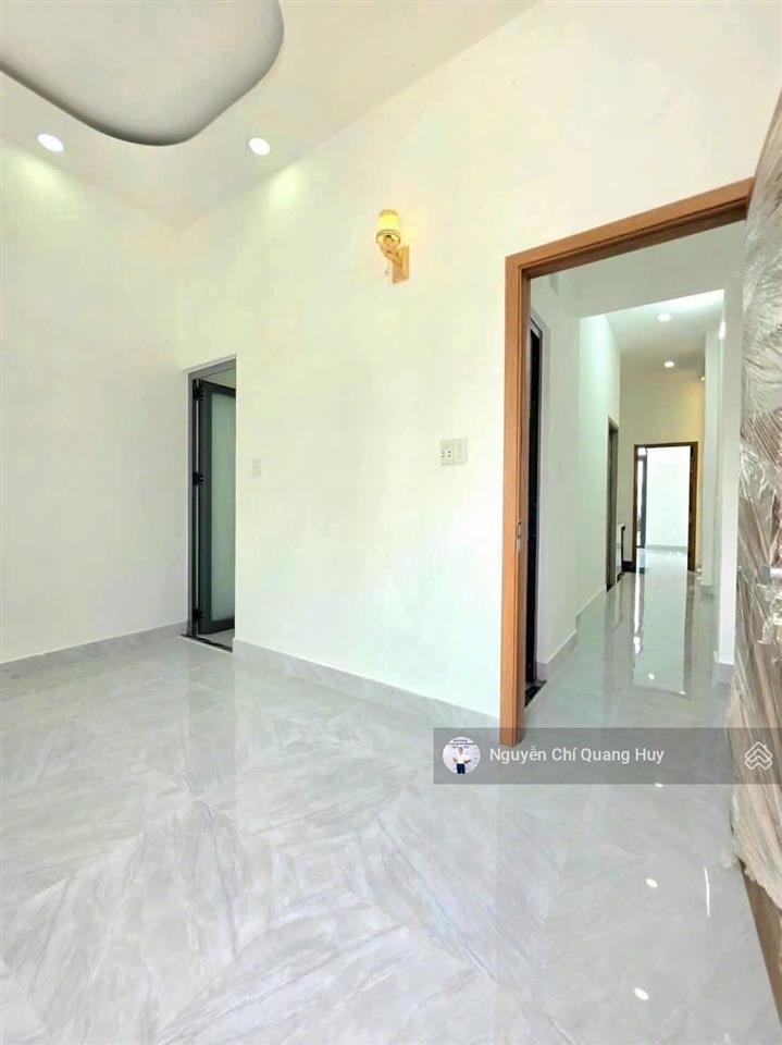 Nhà phố xây mới từ miếng đất trống  mặt tiền hẻm 3m 2144 huỳnh tấn phát  gần công an thị trấn