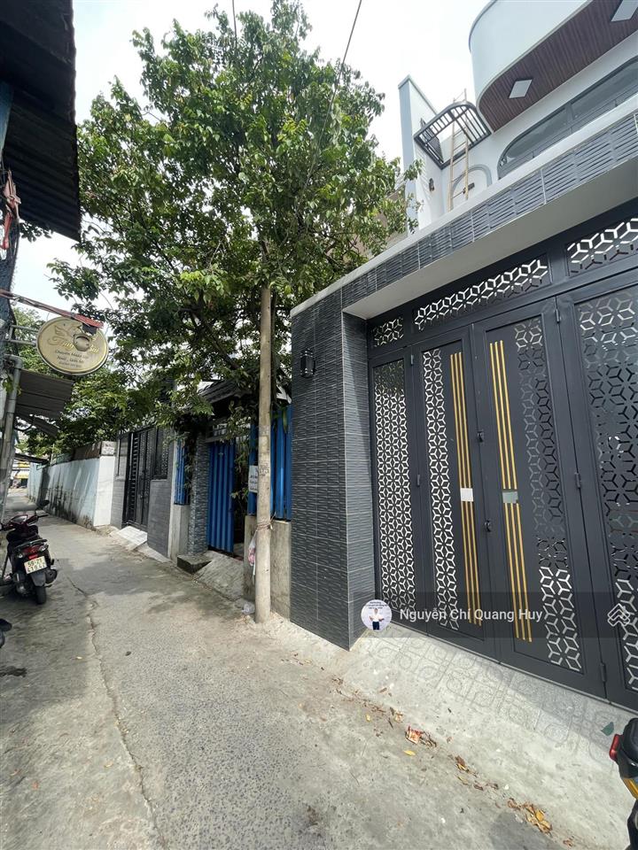 Nhà phố xây mới từ miếng đất trống  mặt tiền hẻm 3m 2144 huỳnh tấn phát  gần công an thị trấn