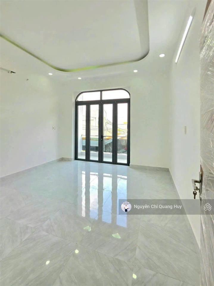 Nhà phố xây mới từ miếng đất trống  mặt tiền hẻm 3m 2144 huỳnh tấn phát  gần công an thị trấn