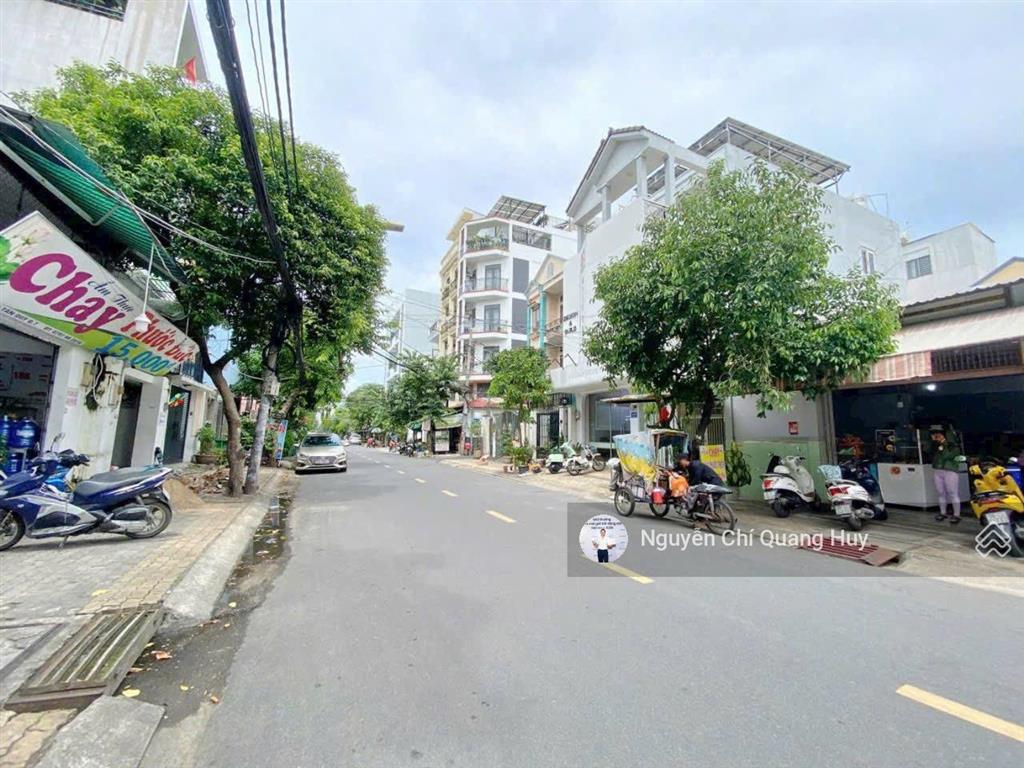 Nhà phố hiện đại đường số lý phục man quận 07  dân trí cao văn minh  7m x 8m sổ hồng giá 13,2 tỷ