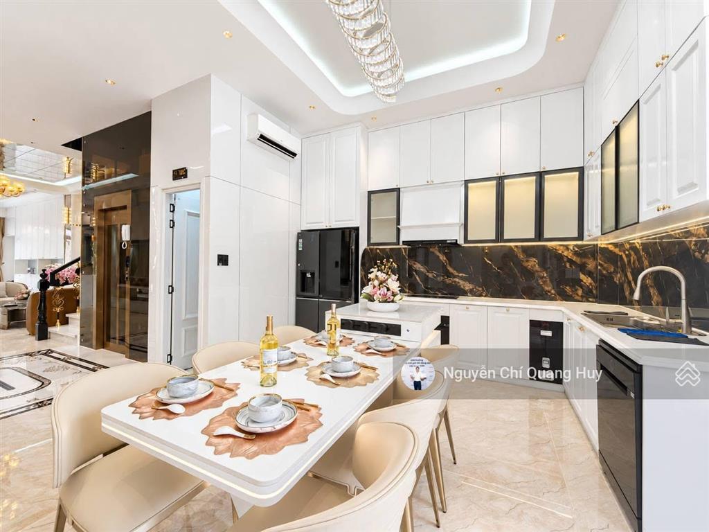 Nhà phố xây dựng mới  khu dân cư văn minh cao cấp  đường rộng 12m kết nối phú mỹ hưng giá 20,9 tỷ