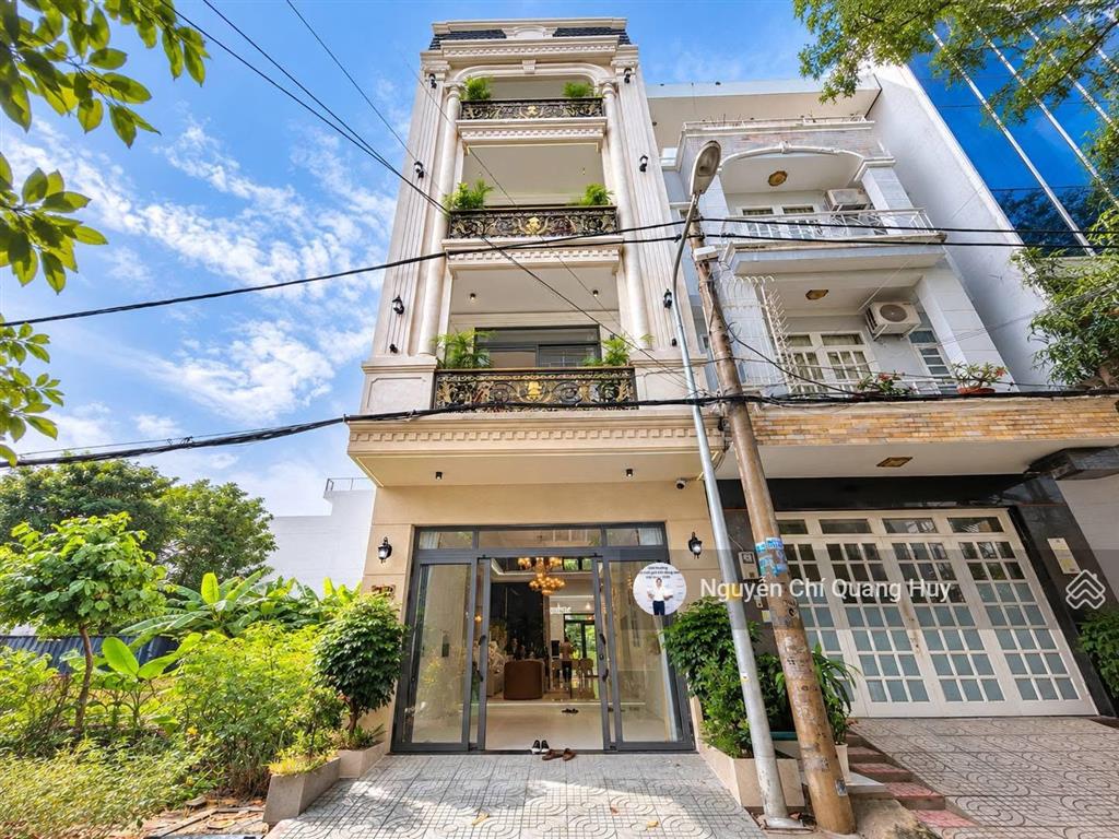 Nhà phố xây dựng mới  khu dân cư văn minh cao cấp  đường rộng 12m kết nối phú mỹ hưng giá 20,9 tỷ