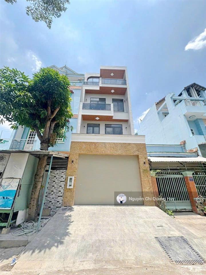 Nhà phố xây dựng mới từ đất trống  khu dân cư dân trí cao, văn minh 5m x 18m thang máy giá 15,5 tỷ