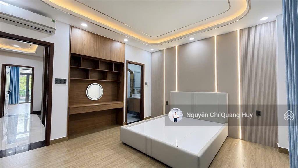 Nhà phố xây dựng mới từ đất trống  khu dân cư dân trí cao, văn minh 5m x 18m thang máy giá 15,5 tỷ