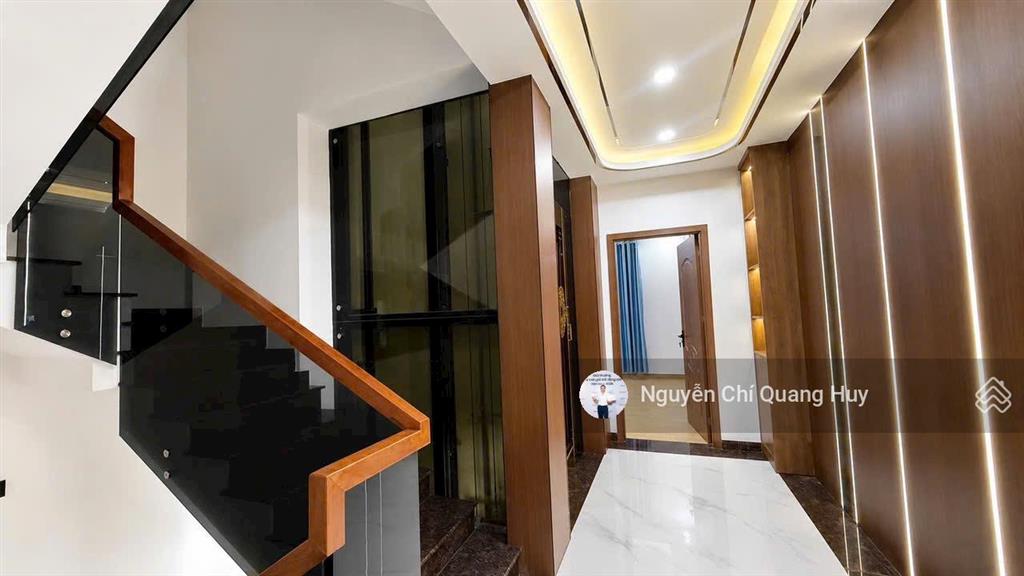 Nhà phố xây dựng mới từ đất trống  khu dân cư dân trí cao, văn minh 5m x 18m thang máy giá 15,5 tỷ