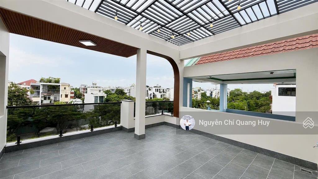 Nhà phố xây dựng mới từ đất trống  khu dân cư dân trí cao, văn minh 5m x 18m thang máy giá 15,5 tỷ