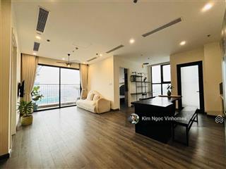 Chính chủ cần bán nhanh căn góc 2n 77m2 tầng trung view thoáng,đầy đủ đồ giá chỉ 6 tỷ. 0376 368 ***