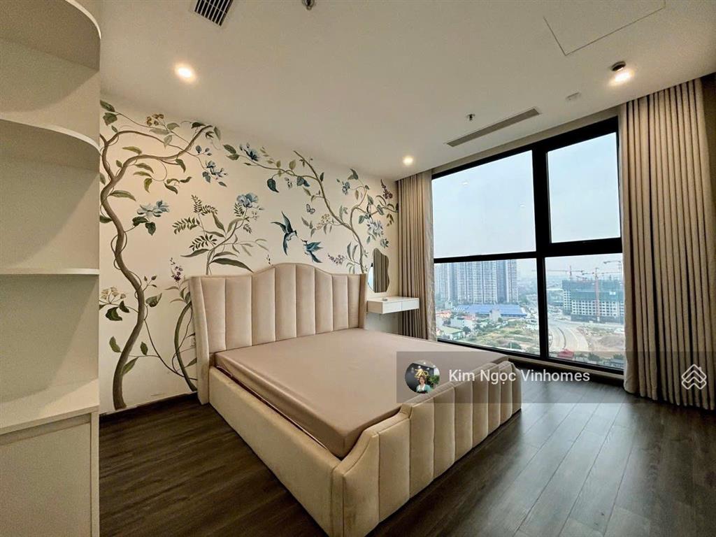 Chính chủ cần bán nhanh căn góc 2n 77m2 tầng trung view thoáng,đầy đủ đồ giá chỉ 6 tỷ. 0376 368 ***