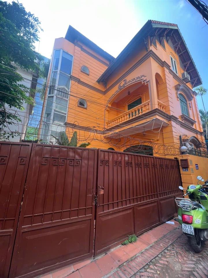 Bán 315m2 đất phố tây, tây hồ quảng an, mt rộng 15m, thoáng trước sau, ôtô 7 chỗ, sát hồ, xây chdv