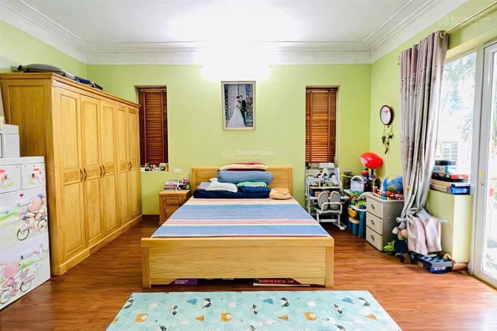 Bán nhà riêng phố nhật chiêu  mặt tiền rộng, lô góc 2 mặt ngõ, view hồ tây, oto vào nhà