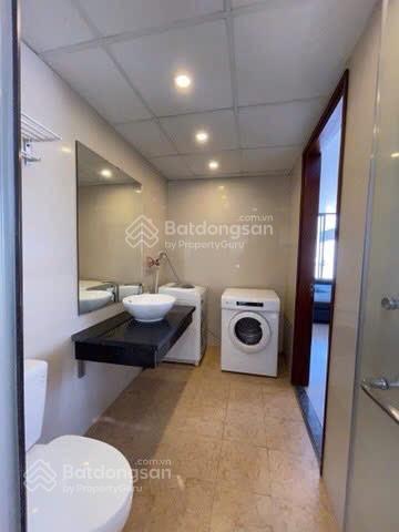 Bán toà chdv 9 tầng vip quảng bá, diện tích 129m2, mt 13,7m, dòng tiền cao, view hồ, sổ vuông đẹp
