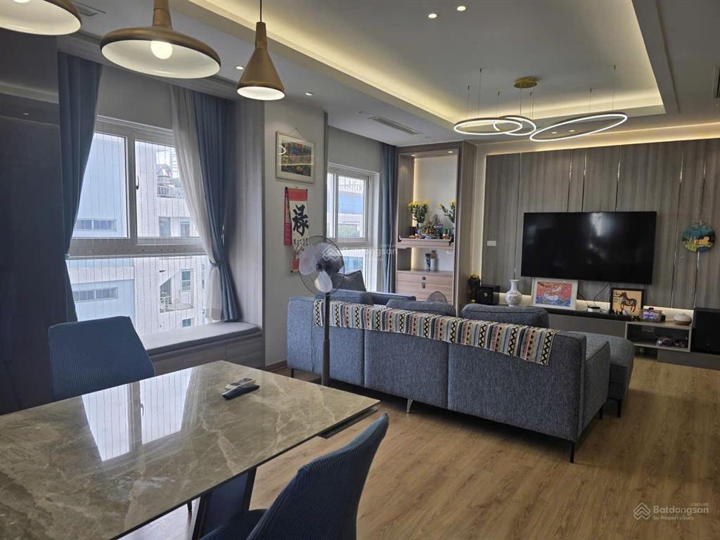 Bán căn hộ chung cư 3 hòng ngủ vip khu vườn đào tây hồ, tầng 15, lô góc đẹp