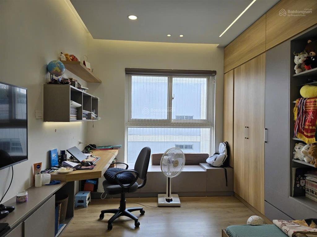 Bán căn hộ chung cư 3 hòng ngủ vip khu vườn đào tây hồ, tầng 15, lô góc đẹp