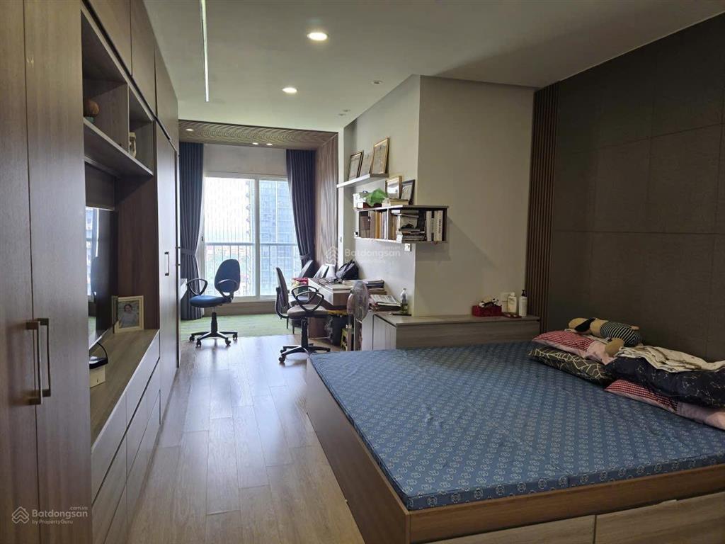 Bán căn hộ chung cư 3 hòng ngủ vip khu vườn đào tây hồ, tầng 15, lô góc đẹp